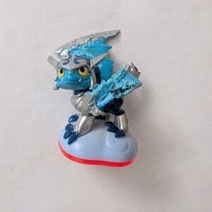 Skylanders Blue and Silver Figure